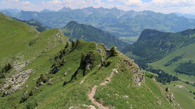 Teysachaux, randonnée d'été depuis les installations mécaniques du